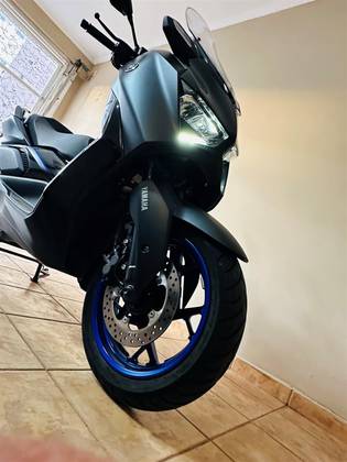 YAMAHA XMAX 300 CONNECTED ABS YAMAHA XMAX 300 CONNECTED ABS